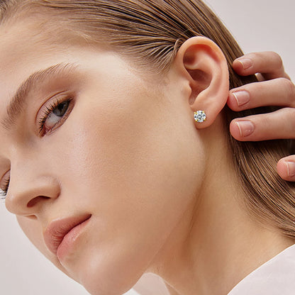 Eclat Moissanite Stud Earrings